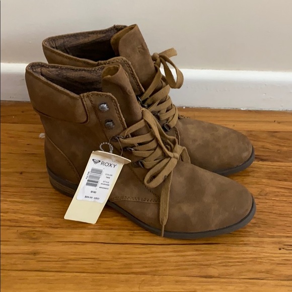 Roxy Shoes - Roxy Tan Boots NWT size 7.5/9